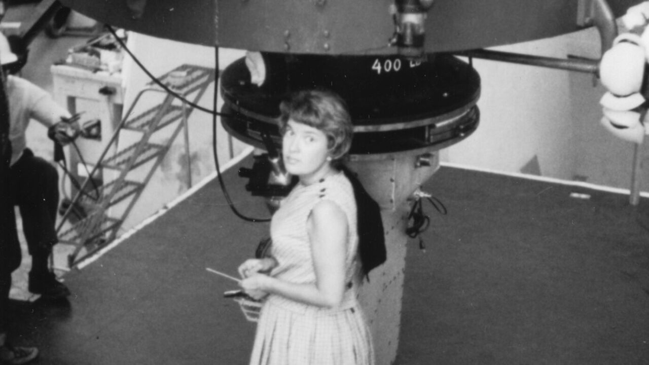 vera fluorence cooper rubin in Lowell Observatory in 1965, black and white picture